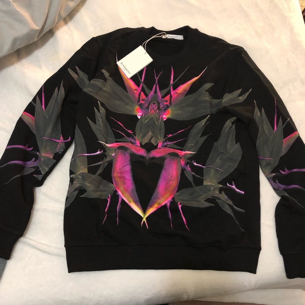 givenchy sweartshirt limit edition size: os s